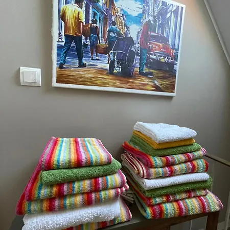 Zwei Zimmer, Kueche, Bad 3*