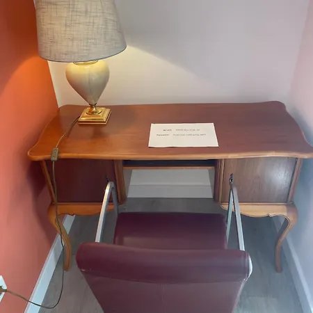 Zwei Zimmer, Kueche, Bad Guest house *