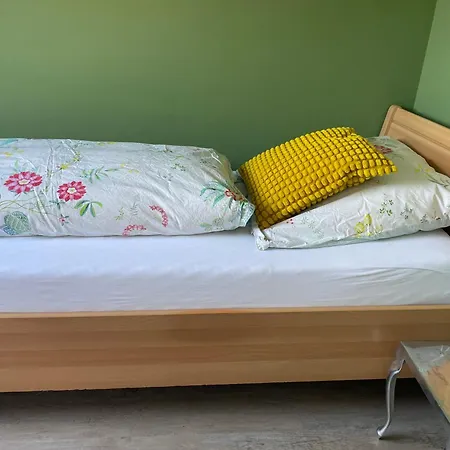 Zwei Zimmer, Kueche, Bad Guest house