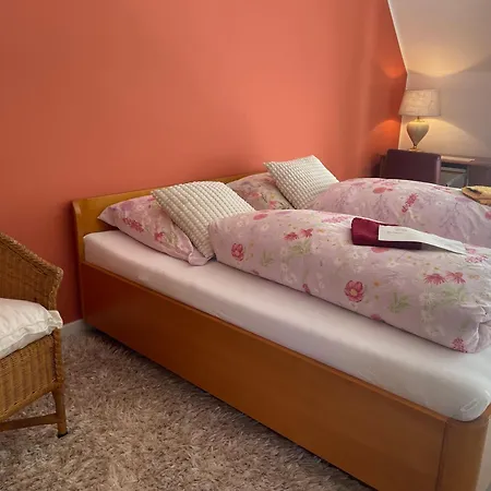 Zwei Zimmer, Kueche, Bad Guest house *