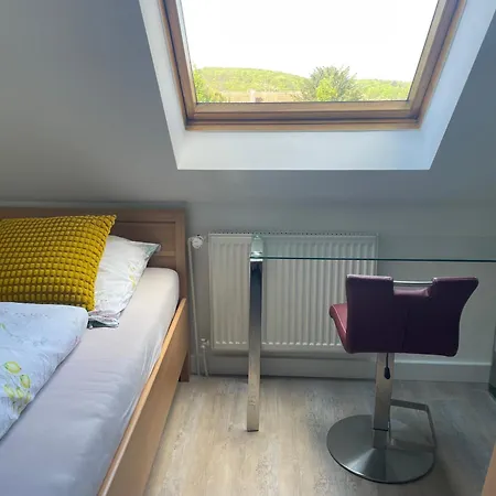 Zwei Zimmer, Kueche, Bad Guest house