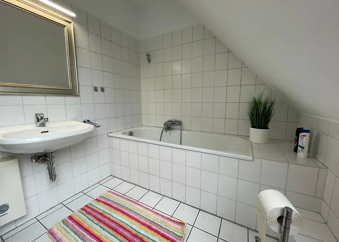 Zwei Zimmer, Kueche, Bad Gæstehus