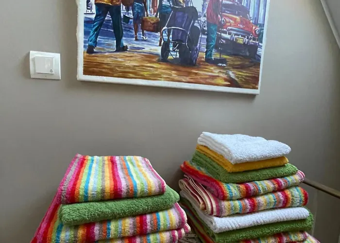 Zwei Zimmer, Kueche, Bad 3*