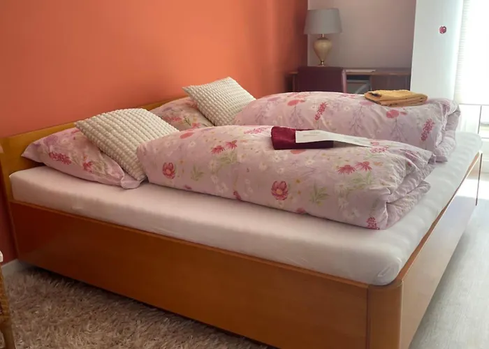 Zwei Zimmer, Kueche, Bad Gæstehus